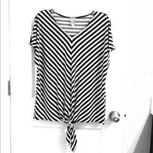 Chico’s front tie top sz2